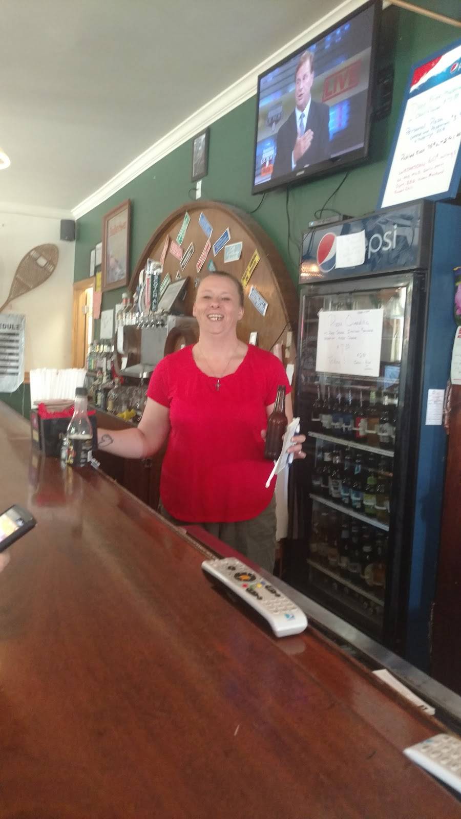 Lake House Bar and grill | restaurant | 3198 Elton Rd, Delevan, NY 14042, USA | 7162584092 OR +1 716-258-4092