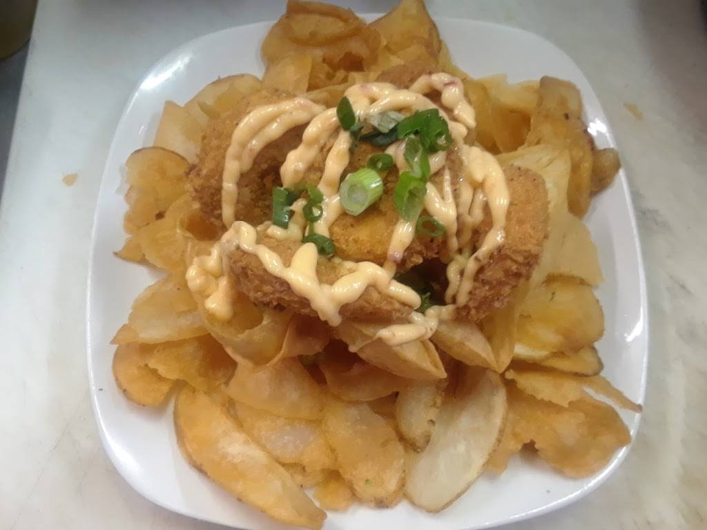 Strings Bar & Grill | restaurant | 183 George Waterman Rd, Johnston, RI 02919, USA | 4012339300 OR +1 401-233-9300