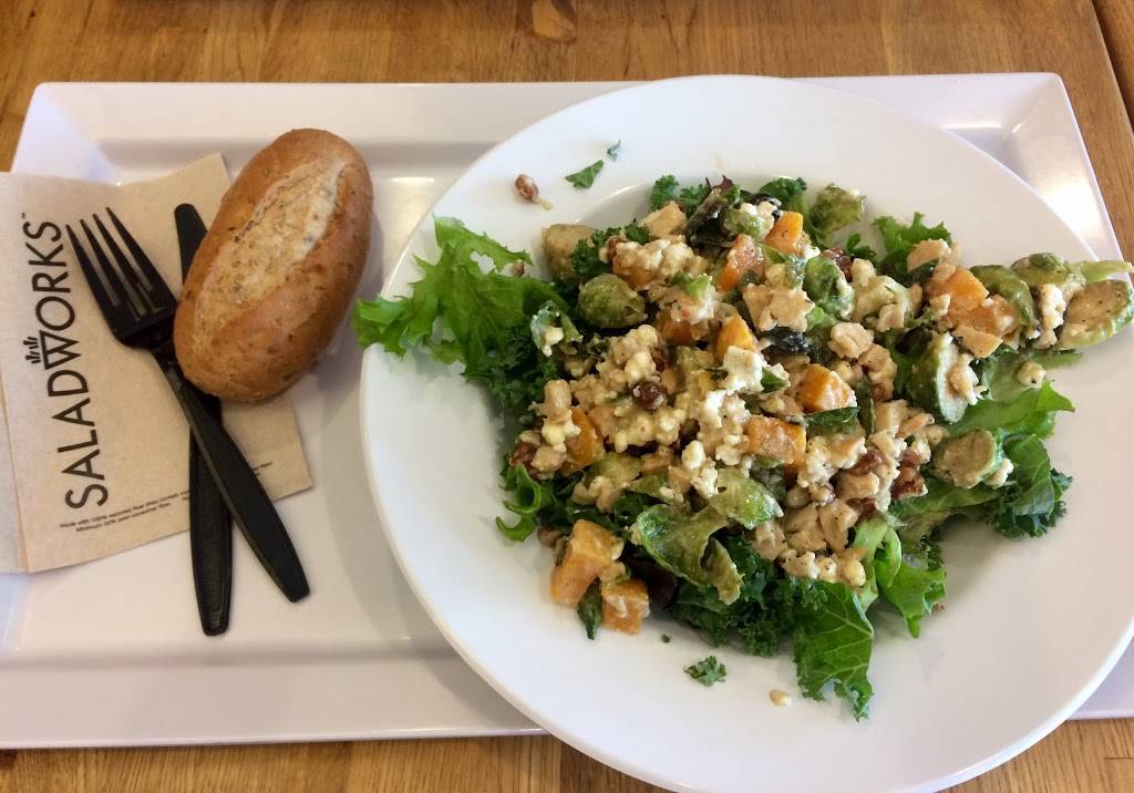 Saladworks | restaurant | 2111 State Hill Rd, Wyomissing, PA 19610, USA | 6103789100 OR +1 610-378-9100