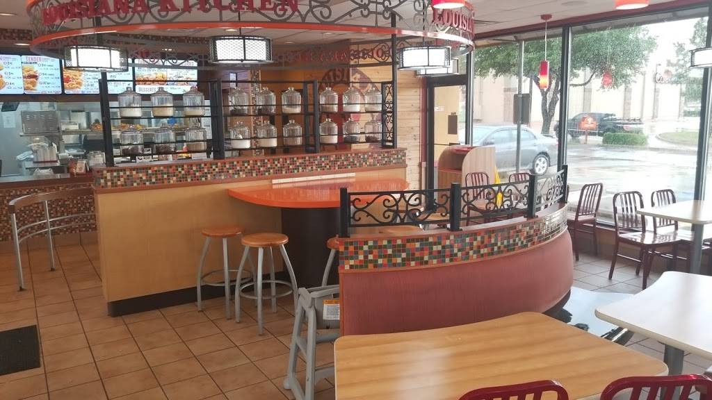 Popeyes Louisiana Kitchen | restaurant | 1200 SW Green Oaks Blvd, Arlington, TX 76017, USA | 8174670745 OR +1 817-467-0745