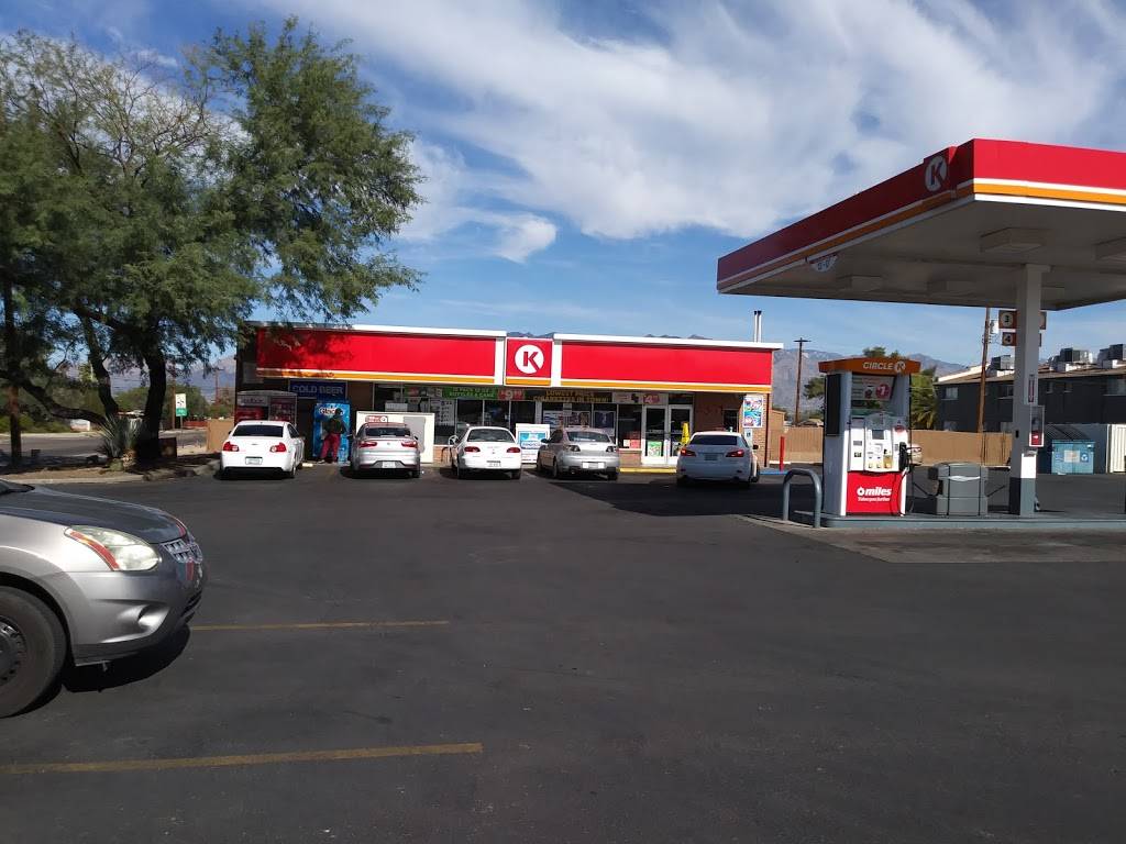 Circle K | meal takeaway | 4301 E Pima St, Tucson, AZ 85712, USA | 5203264080 OR +1 520-326-4080