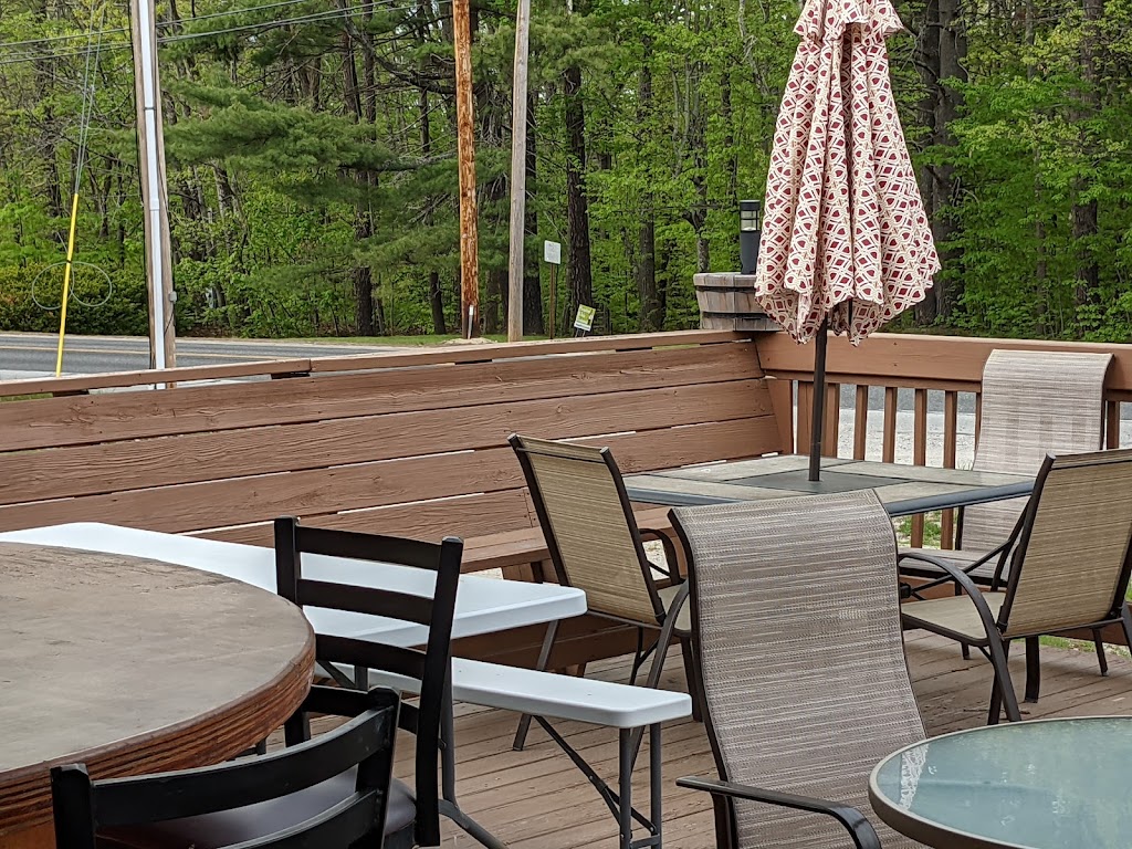 Gabby’s Roadhouse BBQ | restaurant | 1124 Roosevelt Trail, Naples, ME 04055, USA | 2076939075 OR +1 207-693-9075