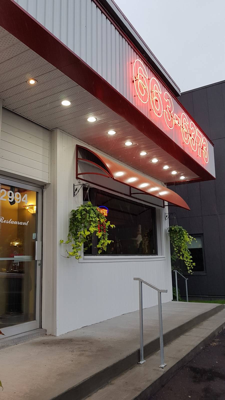 Restaurant Pizza Giffard Inc | restaurant | 2994 Boulevard Sainte-Anne, Québec, QC G1E 3J3, Canada | 4186636373 OR +1 418-663-6373