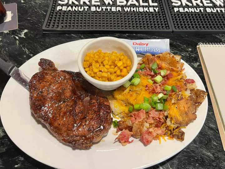 Above Par Restaurant & Lounge (OPEN TO THE PUBLIC) | restaurant | 701 E 10th St, Fulton, MO 65251, USA | 5738263088 OR +1 573-826-3088