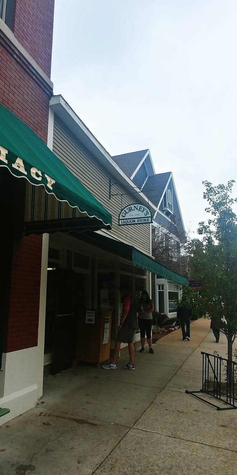 Gurneys Harbor Bottle Shop | restaurant | 215 E Main St, Harbor Springs, MI 49740, USA | 2315265472 OR +1 231-526-5472