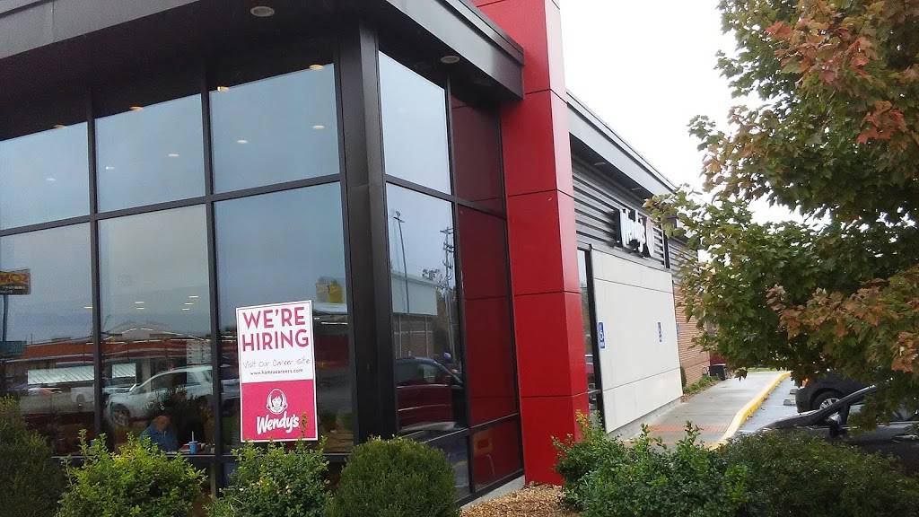 Wendys | restaurant | 860 S Jefferson Ave, Lebanon, MO 65536, USA | 4175882992 OR +1 417-588-2992
