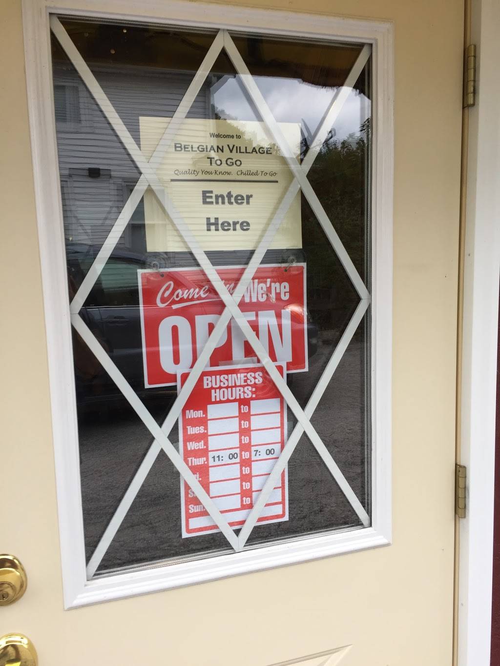 Belgian Village | restaurant | 560 17th Ave, Moline, IL 61265, USA | 3093739522 OR +1 309-373-9522