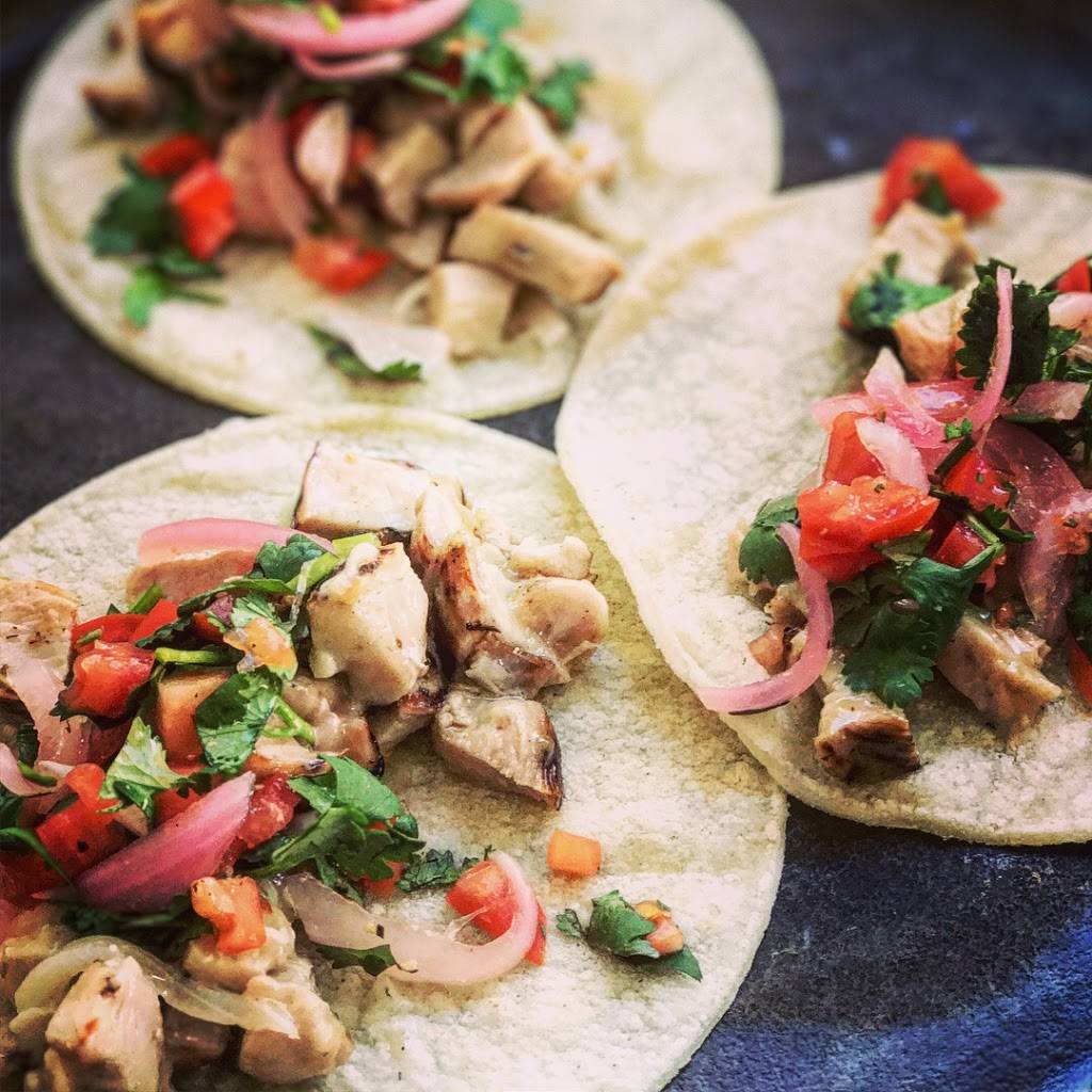 Dudes Barbecue | restaurant | 3290 McCowans Ferry Rd, Versailles, KY 40383, USA | 4049361051 OR +1 404-936-1051