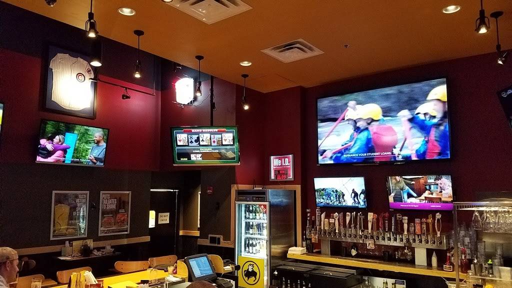 Buffalo Wild Wings | restaurant | 1715 S Memorial Dr, New Castle, IN 47362, USA | 7653882800 OR +1 765-388-2800