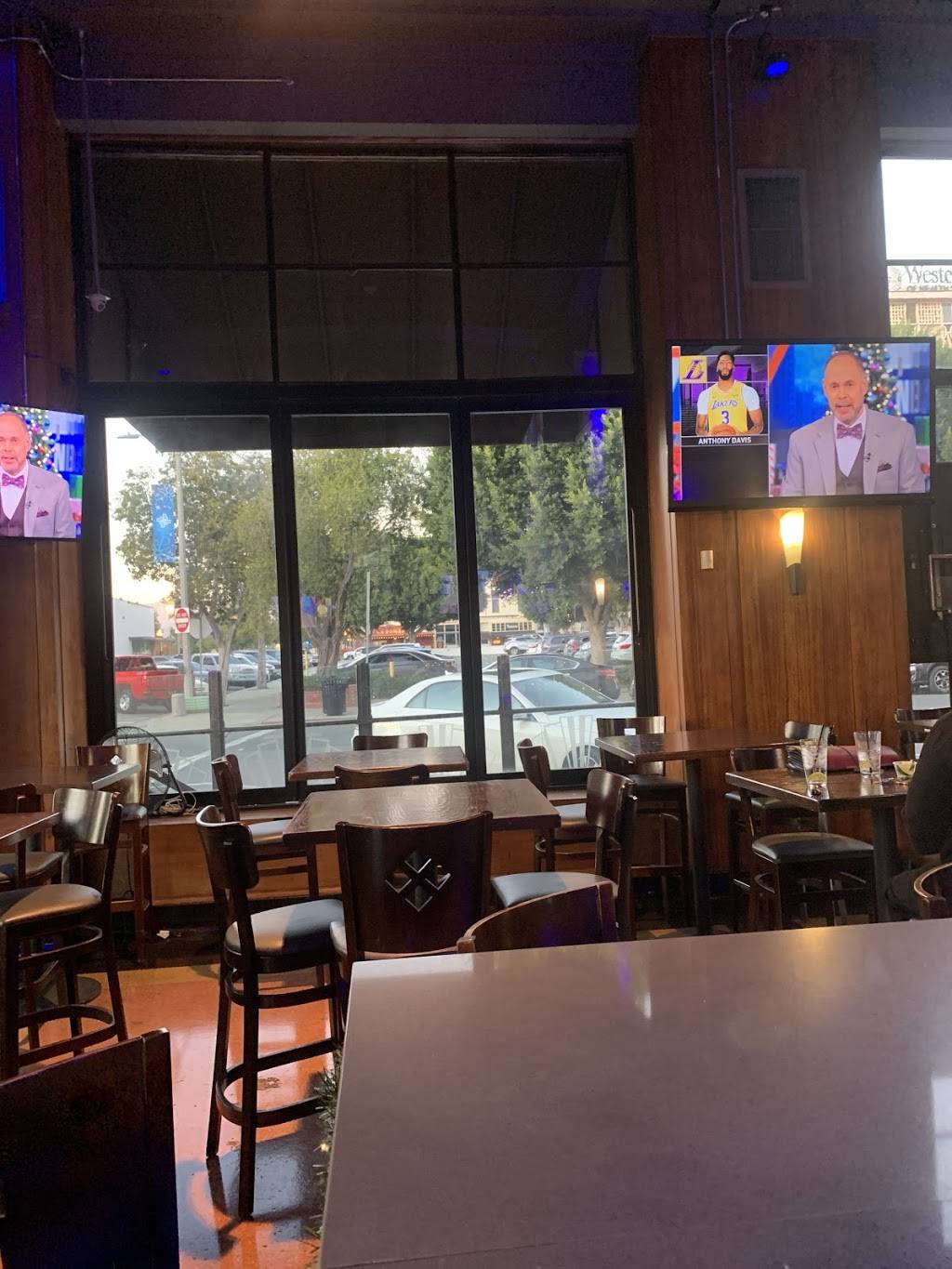 Mariscos La Reina | restaurant | 184 W 3rd St, Pomona, CA 91766, USA | 9096714022 OR +1 909-671-4022