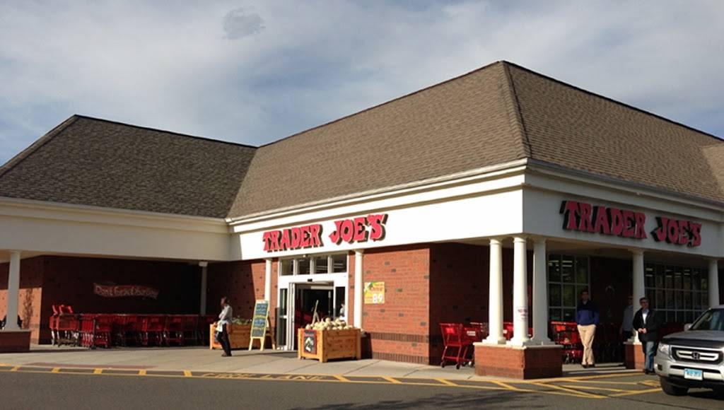Danbury Green | shopping mall | 115 Mill Plain Rd, Danbury, CT 06811, USA | 2036355560 OR +1 203-635-5560