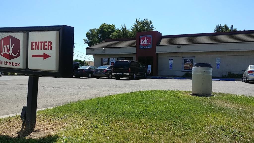 Jack in the Box | restaurant | 4989 S, CA-99, Stockton, CA 95215, USA | 2099432157 OR +1 209-943-2157