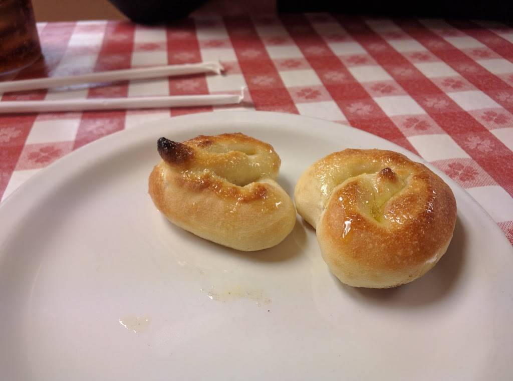 Gios Pizza | restaurant | 2700 Yulupa Ave #5, Santa Rosa, CA 95405, USA | 7075422797 OR +1 707-542-2797