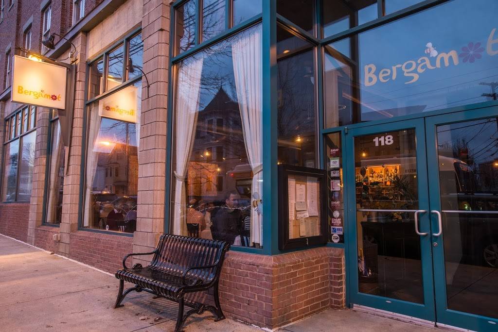 Bergamot | restaurant | 118 Beacon St, Somerville, MA 02143, USA | 6175767700 OR +1 617-576-7700