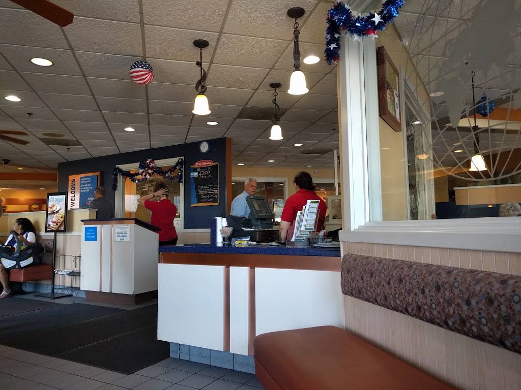 IHOP | bakery | 110 Lincoln Hwy Oxford Point Shopping Center, Fairless Hills, PA 19030, USA | 2152691565 OR +1 215-269-1565
