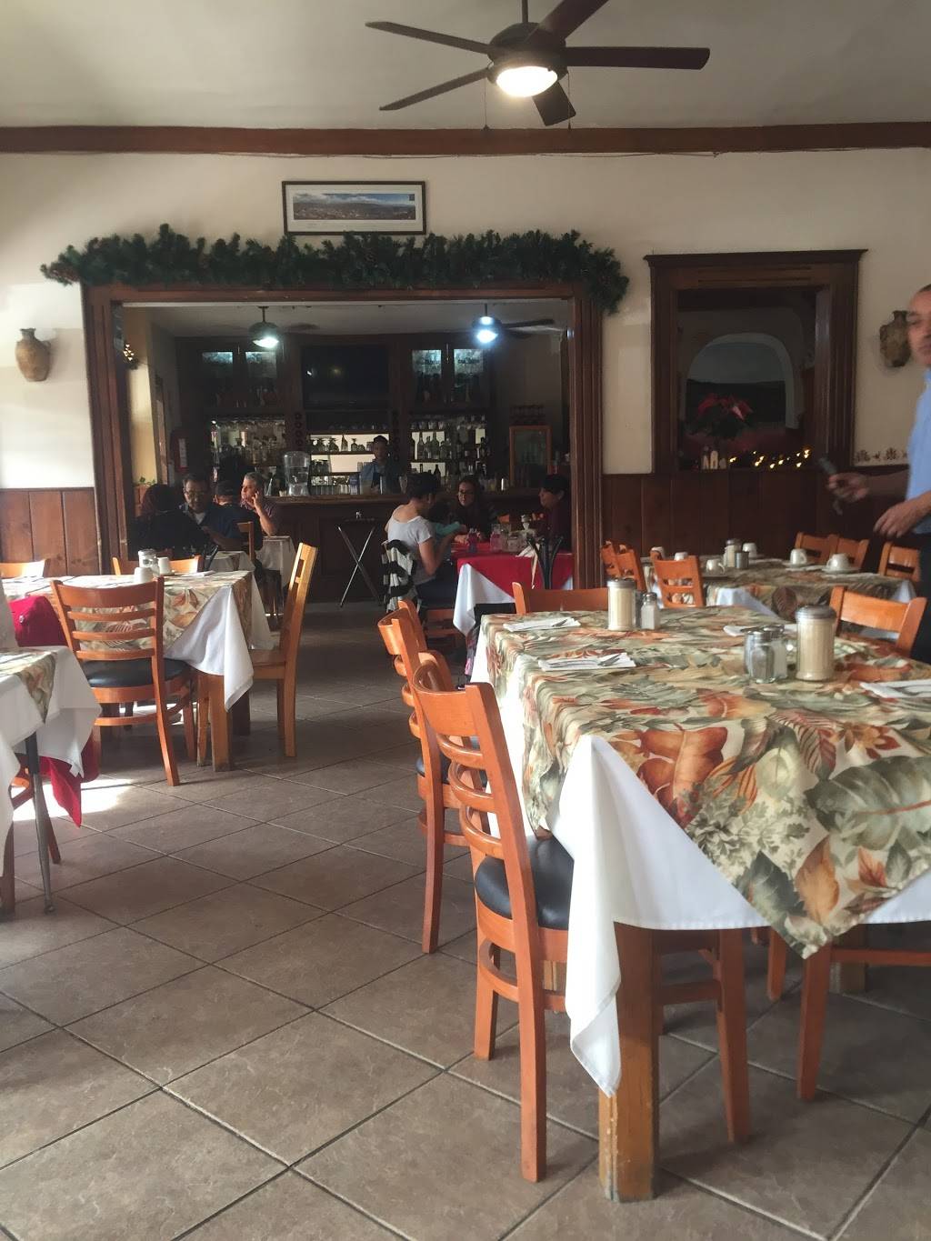 Las Cazuelitas Restaurant Bar | restaurant | Blvd Costero 609 Local 11-12, Zona Centro, 22800 Ensenada, B.C., Mexico | 016461757486 OR +52 646 175 7486