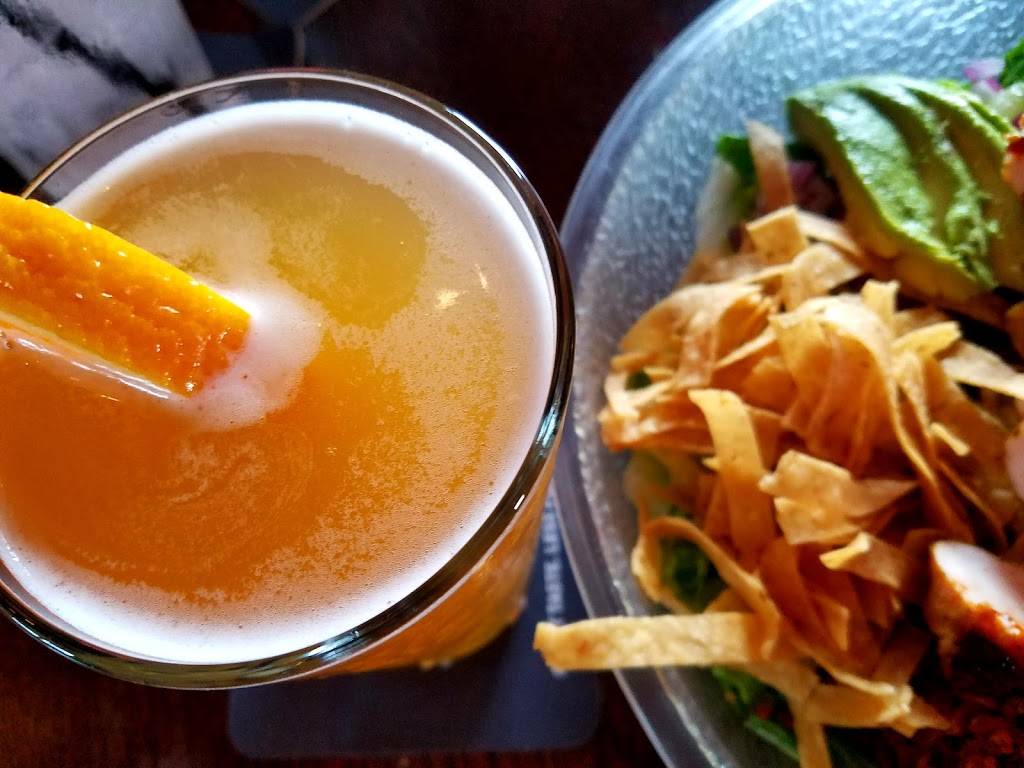 Morrison Roadhouse | restaurant | 7355 Harlem Ave, Niles, IL 60714, USA | 8475881320 OR +1 847-588-1320