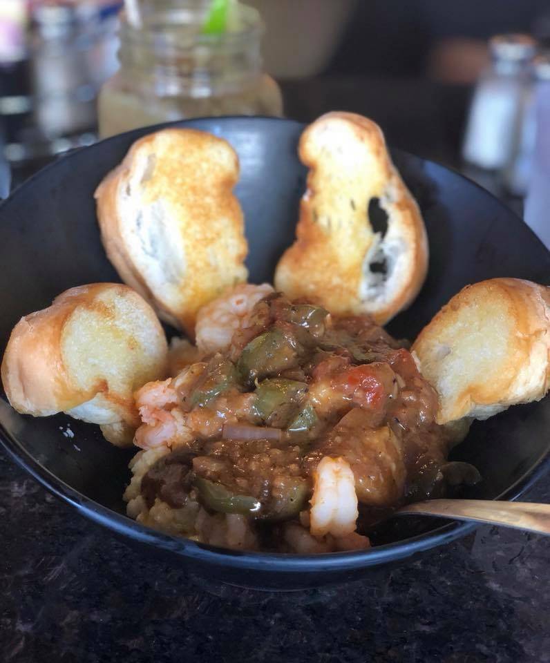 Two Chicks Café - CBD | restaurant | 920 Gravier St, New Orleans, LA 70112, USA | 5042187400 OR +1 504-218-7400