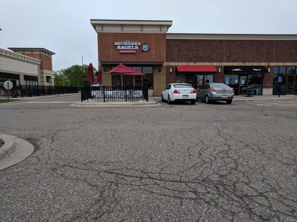 Brueggers Bagels | bakery | 13384 Bass Lake Rd Suite 104, Maple Grove, MN 55311, USA | 7635596968 OR +1 763-559-6968