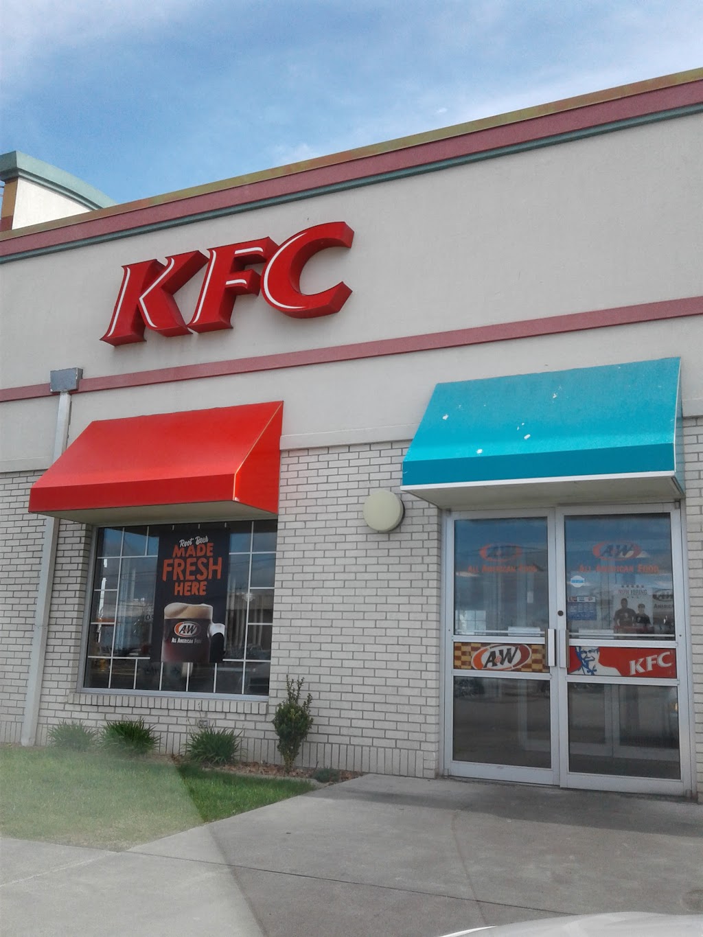 KFC | restaurant | 411 E 3rd Ave, Moses Lake, WA 98837, USA | 5097654333 OR +1 509-765-4333