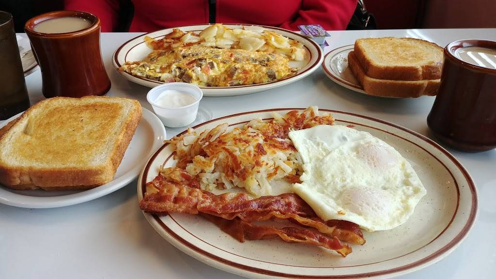 Four Star Family Restaurant | restaurant | 1100 IL-121, Mt Zion, IL 62549, USA | 2178642817 OR +1 217-864-2817