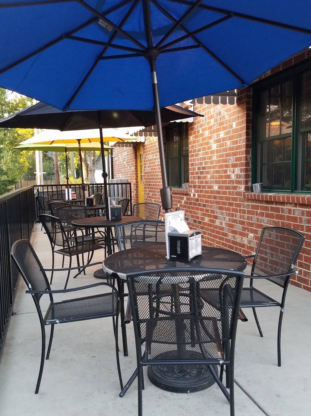 Guss World Famous Fried Chicken | restaurant | 3101 Sutherland Ave, Knoxville, TN 37919, USA | 8652005468 OR +1 865-200-5468