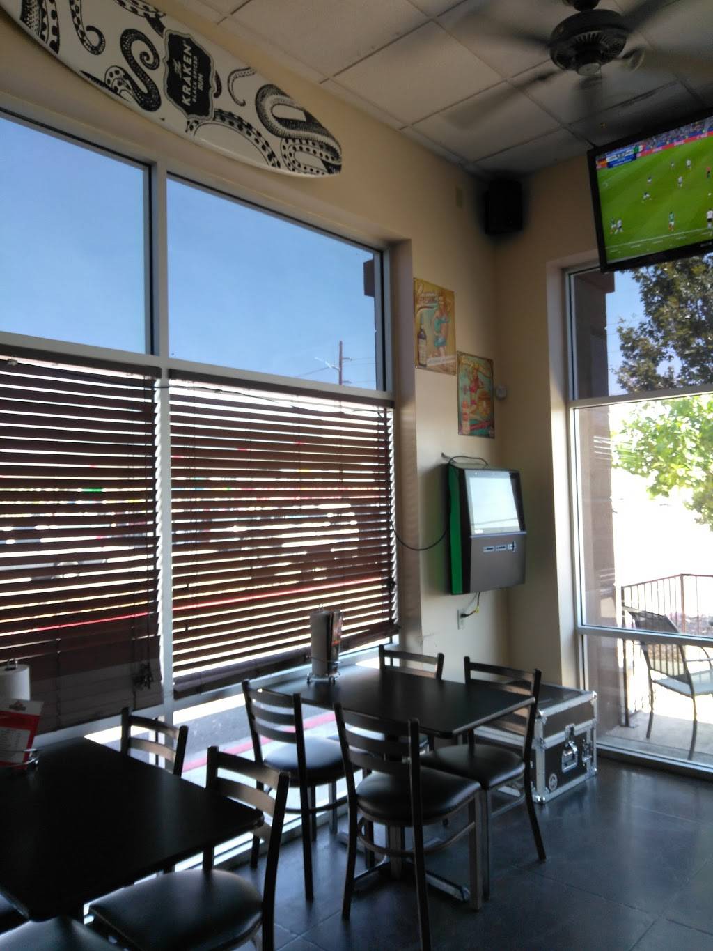 Hot Chicks Wing House | restaurant | 2281 N Zaragoza Rd, El Paso, TX 79938, USA | 9158567991 OR +1 915-856-7991