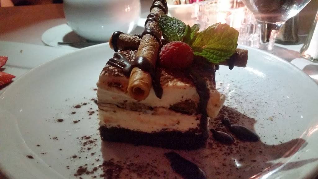 Piccola Trattoria | restaurant | 18302 Sierra Hwy # 107, Santa Clarita, CA 91351, USA | 6612996952 OR +1 661-299-6952