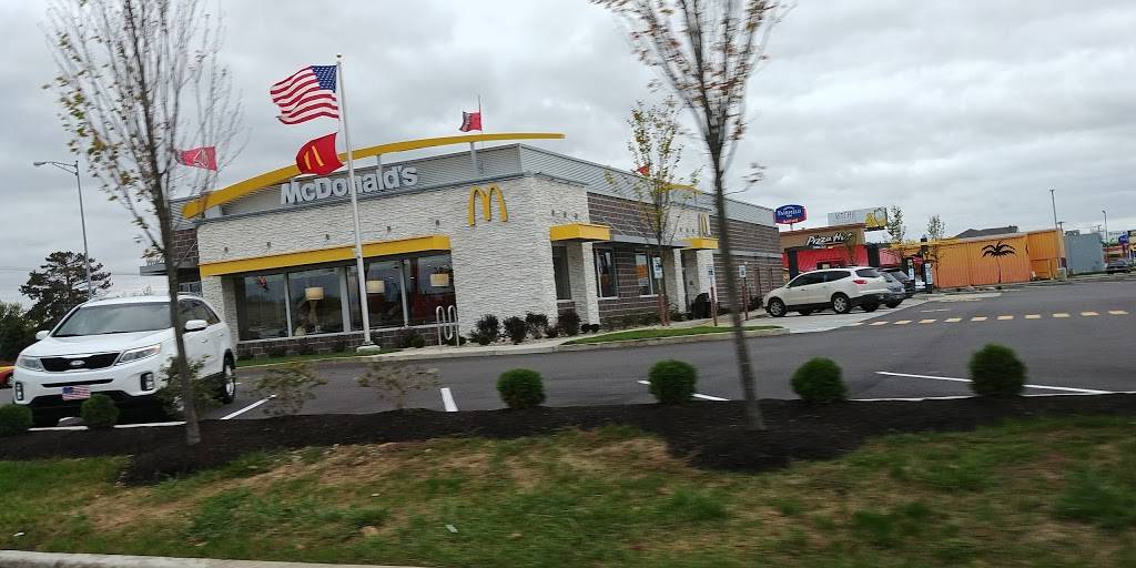 Dairy Queen Grill & Chill | restaurant | 3820 W Bethel Ave, Muncie, IN 47304, USA | 7652166011 OR +1 765-216-6011