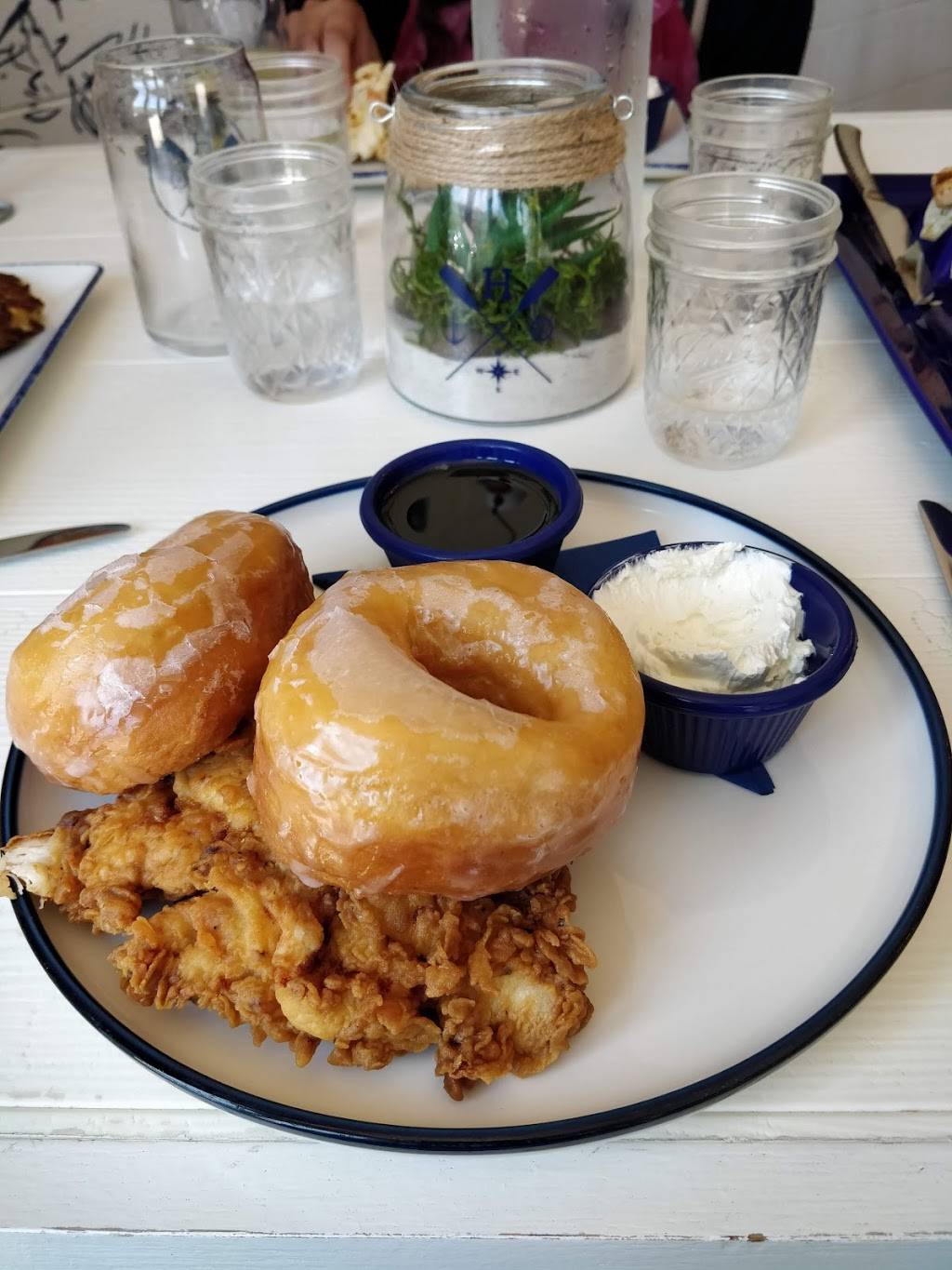 The Hampton Social | restaurant | 705 Village Center Dr, Burr Ridge, IL 60527, USA | 6302190009 OR +1 630-219-0009