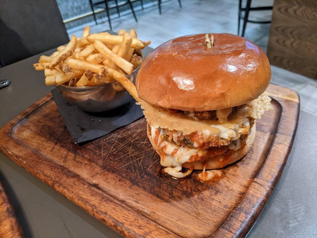 Dak & Bop 18th Street | restaurant | 1805 W 18th St, Houston, TX 77008, USA | 8325169316 OR +1 832-516-9316