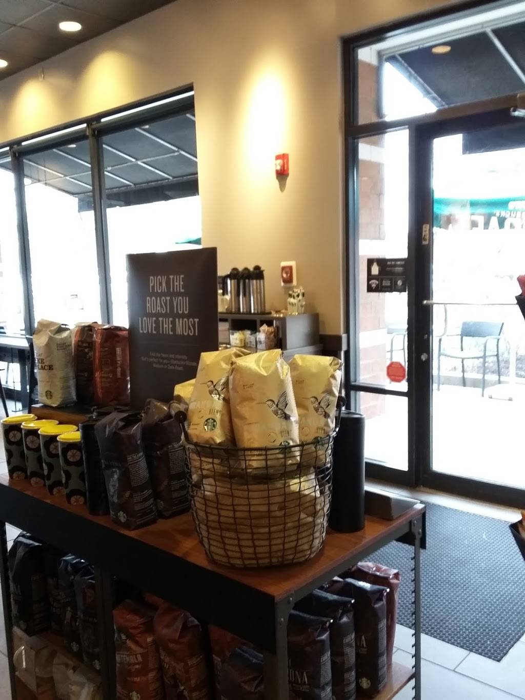 Starbucks | cafe | 3232 Lake Ave #8, Wilmette, IL 60091, USA | 8472569157 OR +1 847-256-9157