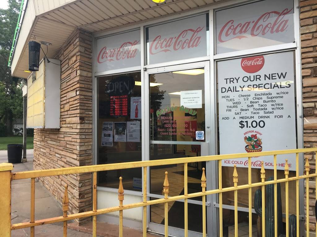 Anchor Away | restaurant | 127 S Adams St, Hutchinson, KS 67501, USA | 6206623100 OR +1 620-662-3100