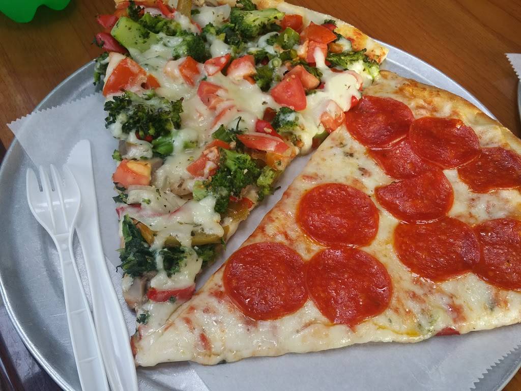 Forest Avenue Pizza | restaurant | 90 Forest Ave, Glen Cove, NY 11542, USA | 5167593777 OR +1 516-759-3777