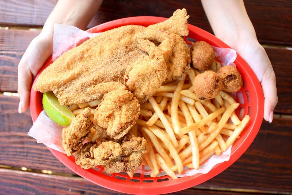 Dans Seafood & Wings | restaurant | 18 Uvalde Rd E, Houston, TX 77015, USA | 8328346788 OR +1 832-834-6788