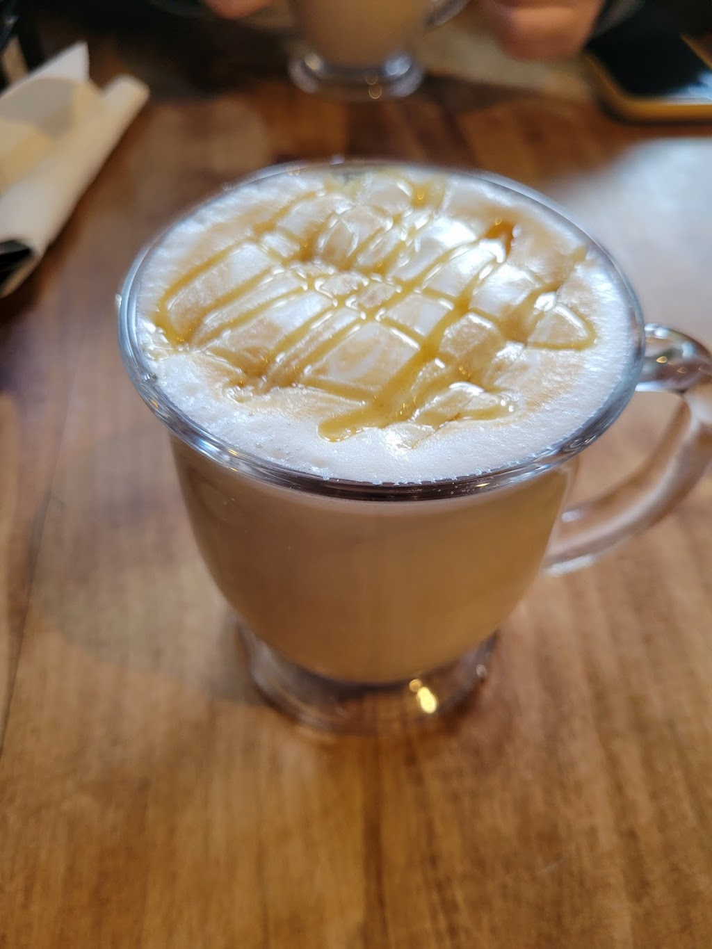 Ellies Mutt Hut & Vegetarian | cafe | 732 S State St, Ukiah, CA 95482, USA | 7074685376 OR +1 707-468-5376