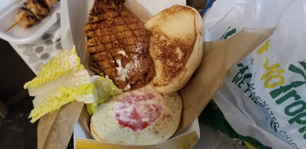 Pollo Tropical | restaurant | 2314 Tyrone Blvd N, St. Petersburg, FL 33710, USA | 7272015825 OR +1 727-201-5825