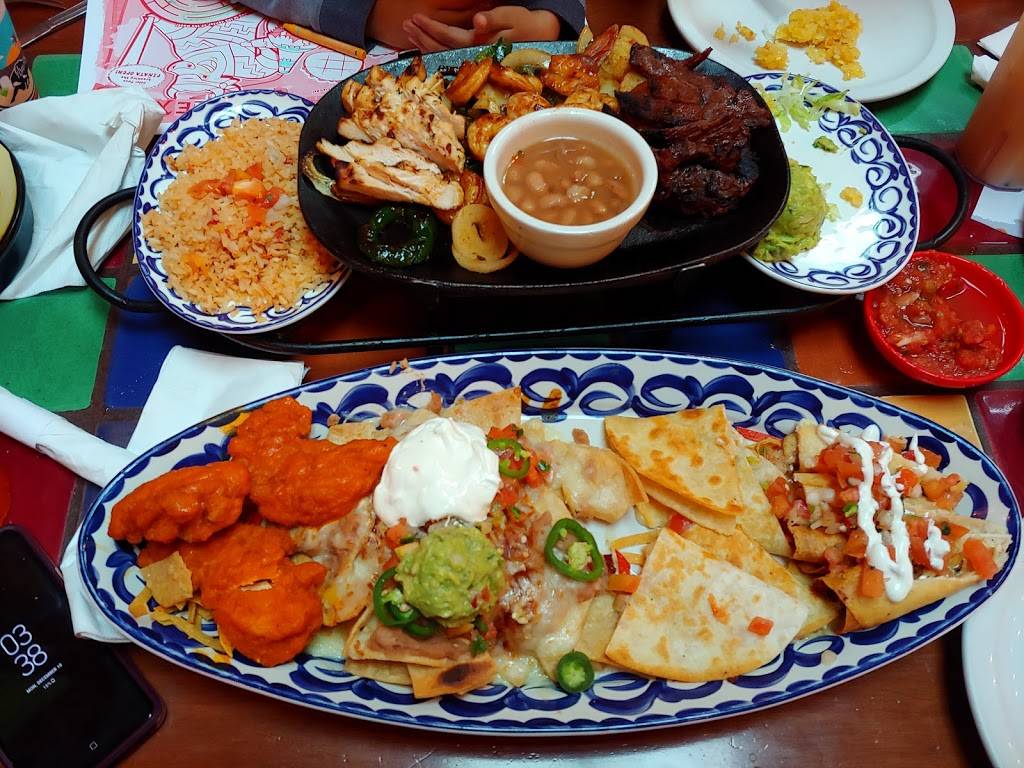 El Torito | restaurant | 2020 E Ball Rd, Anaheim, CA 92806, USA | 7149564880 OR +1 714-956-4880