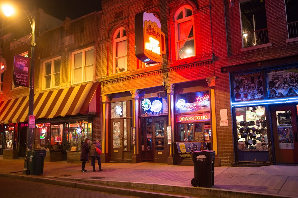 Beale Street Tap Room | restaurant | 168 Beale St, Memphis, TN 38103, USA | 9015762220 OR +1 901-576-2220