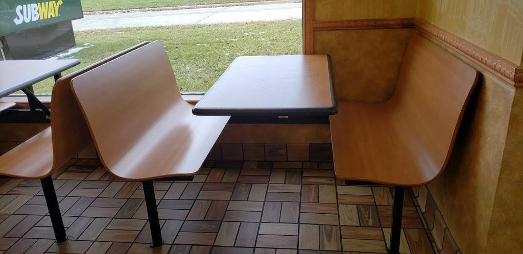 Subway | restaurant | 2575 Airport Rd, Jackson, MI 49202, USA | 5177846888 OR +1 517-784-6888