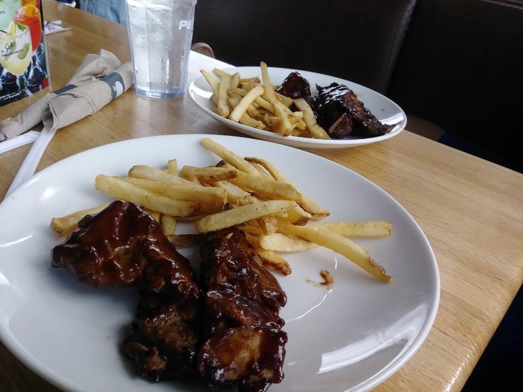 Applebees Grill + Bar | restaurant | 2111 W 8 Mile Rd, Detroit, MI 48203, USA | 3135865980 OR +1 313-586-5980