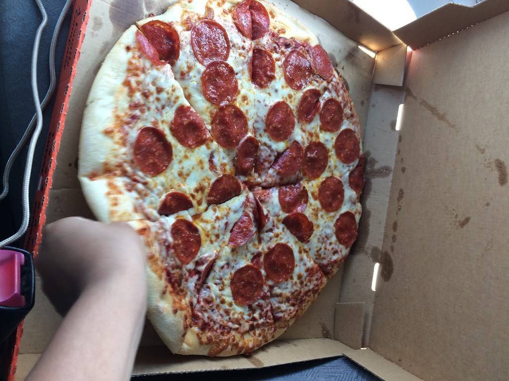 Little Caesars Pizza | meal takeaway | 3134 Dickerson Pike, Nashville, TN 37207, USA | 6159536507 OR +1 615-953-6507