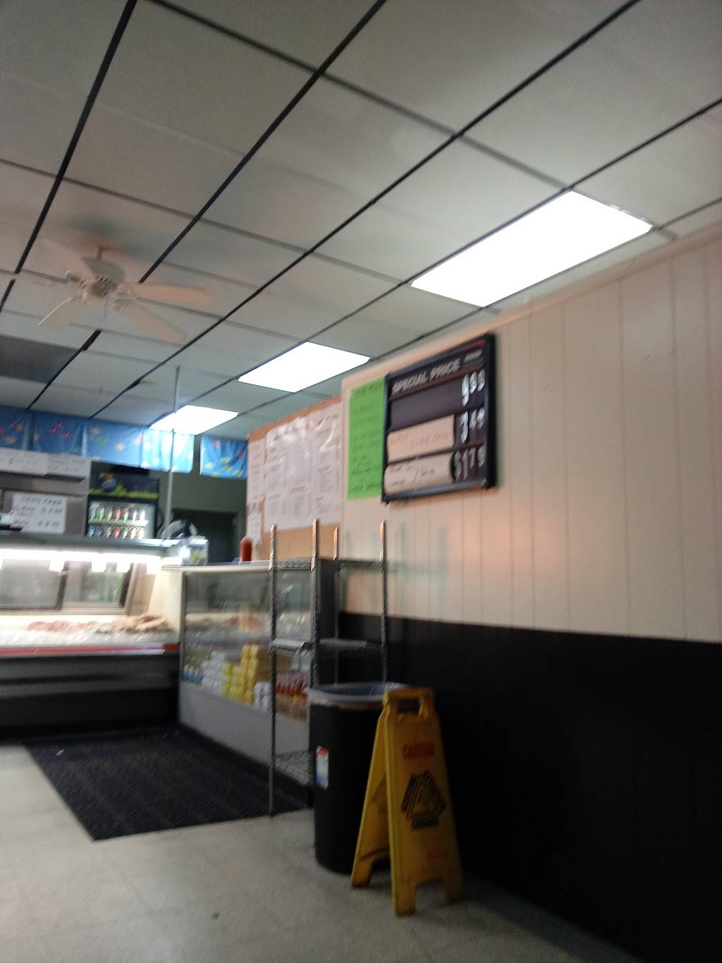 M & R Seafood Market & Takeout | restaurant | 808 W Constance Rd, Suffolk, VA 23434, USA | 7579250067 OR +1 757-925-0067