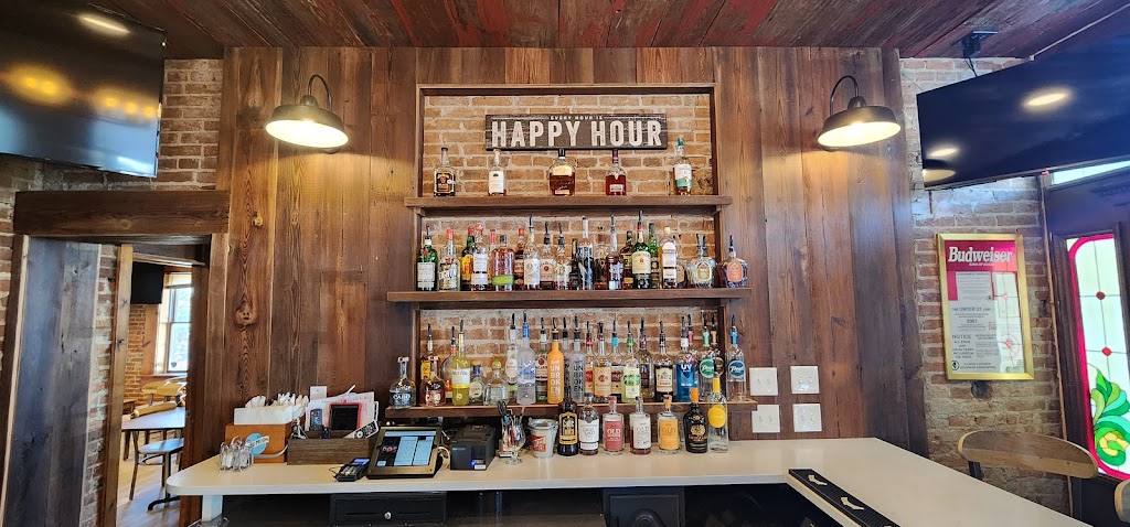 Happy Hour Sports Bar | restaurant | 117 N Main St, Waterloo, IL 62298, USA | 6189397127 OR +1 618-939-7127
