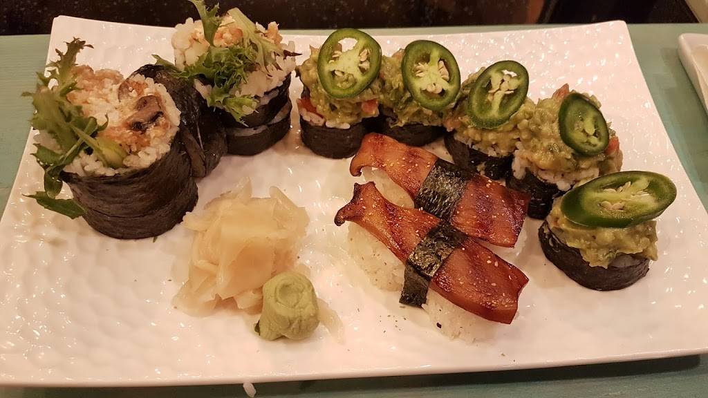 SOUCHi bar à sushi | restaurant | 6615 Boulevard Monk, Montréal, QC H4E 3J2, Canada | 5145448444 OR +1 514-544-8444