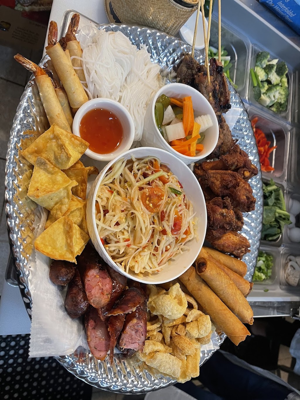 Haus De La Vie | restaurant | 1342 Douglas Ave Suite 4, North Providence, RI 02904, USA | 4015377180 OR +1 401-537-7180