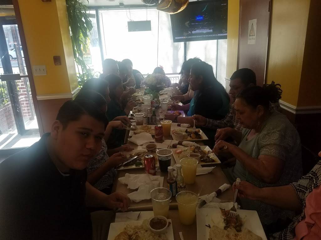 Juanitas Restaurant | restaurant | 3521 14th St NW, Washington, DC 20010, USA | 2027176153 OR +1 202-717-6153