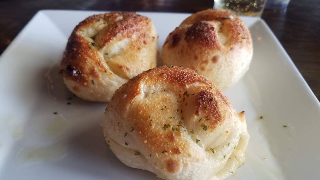 Santoras Pizza Pub & Grill | meal takeaway | 1402 Millersport Hwy #2923, Williamsville, NY 14221, USA | 7166883081 OR +1 716-688-3081