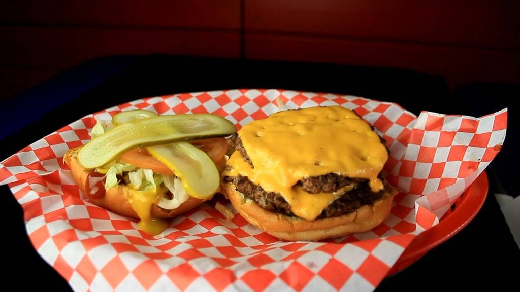 SONNYs SANDWICH EMPORIUM | restaurant | 425 St Clair St, Chatham, ON N7L 3K4, Canada | 5193541777 OR +1 519-354-1777