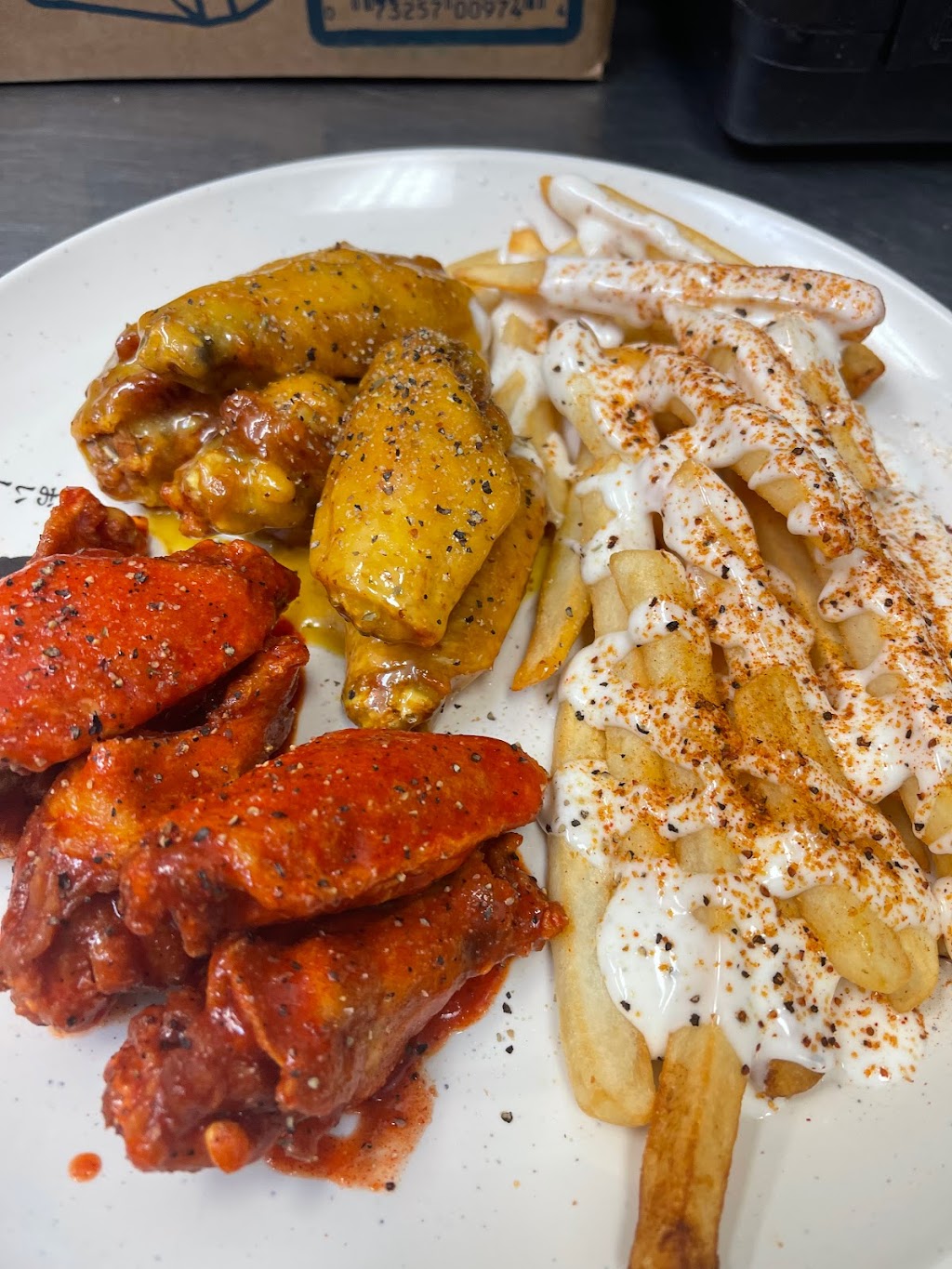 Wings Heaven | restaurant | 7201 Aaron Aronov Dr #27-A, Fairfield, AL 35064, USA | 2059236600 OR +1 205-923-6600